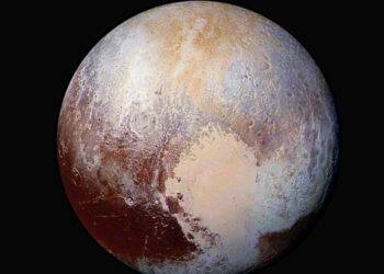 Los investigadores analizaron cómo han cambiado las definiciones de los planetas, desde la época de Galileo, en el siglo XVII, hasta la decisión de la Unión Astronómica Internacional de crear una nueva interpretación en 2006, la cual significó la 'expulsión' planetaria de Plutón.