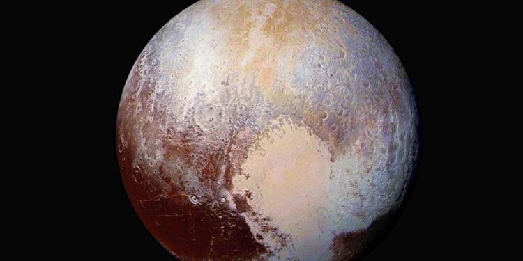 Los investigadores analizaron cómo han cambiado las definiciones de los planetas, desde la época de Galileo, en el siglo XVII, hasta la decisión de la Unión Astronómica Internacional de crear una nueva interpretación en 2006, la cual significó la 'expulsión' planetaria de Plutón.