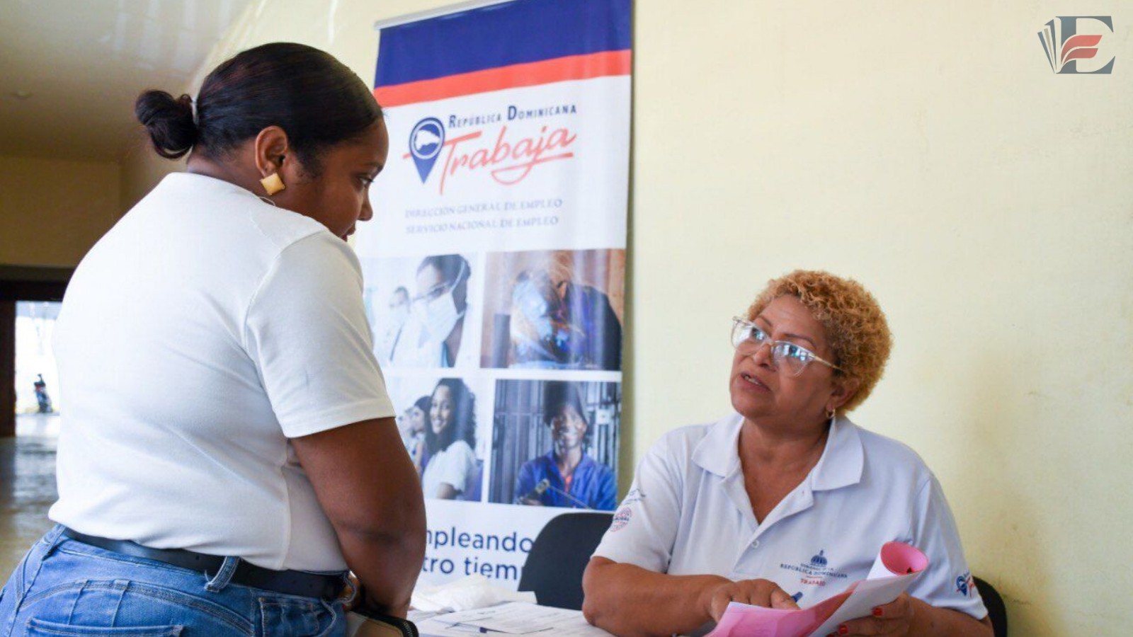 Atención del servicio de empleo dominicano. Archivo de mayo de 2025; no anuncia una feria vigente.